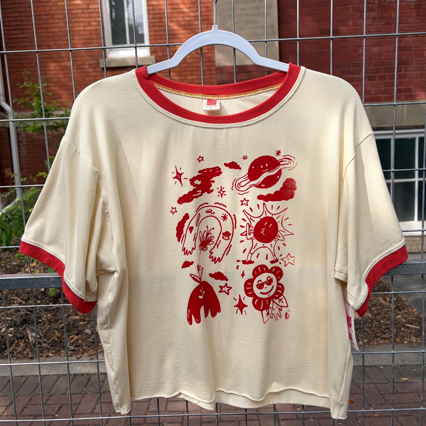 Bamboo Boxy Crop: Cream/Coral Doodles