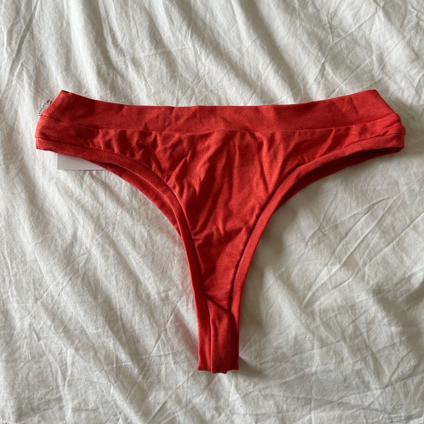 Solid Coral : Bamboo Thong