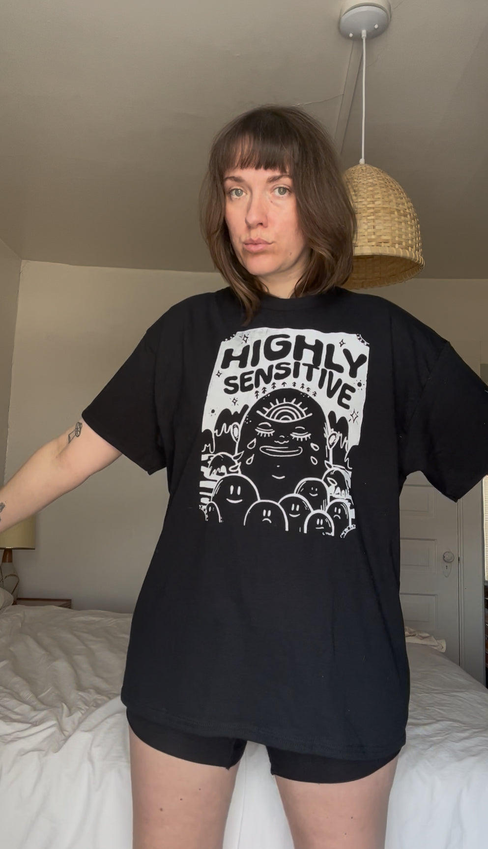 Gildan T-shirt: Black Highly Sensitive
