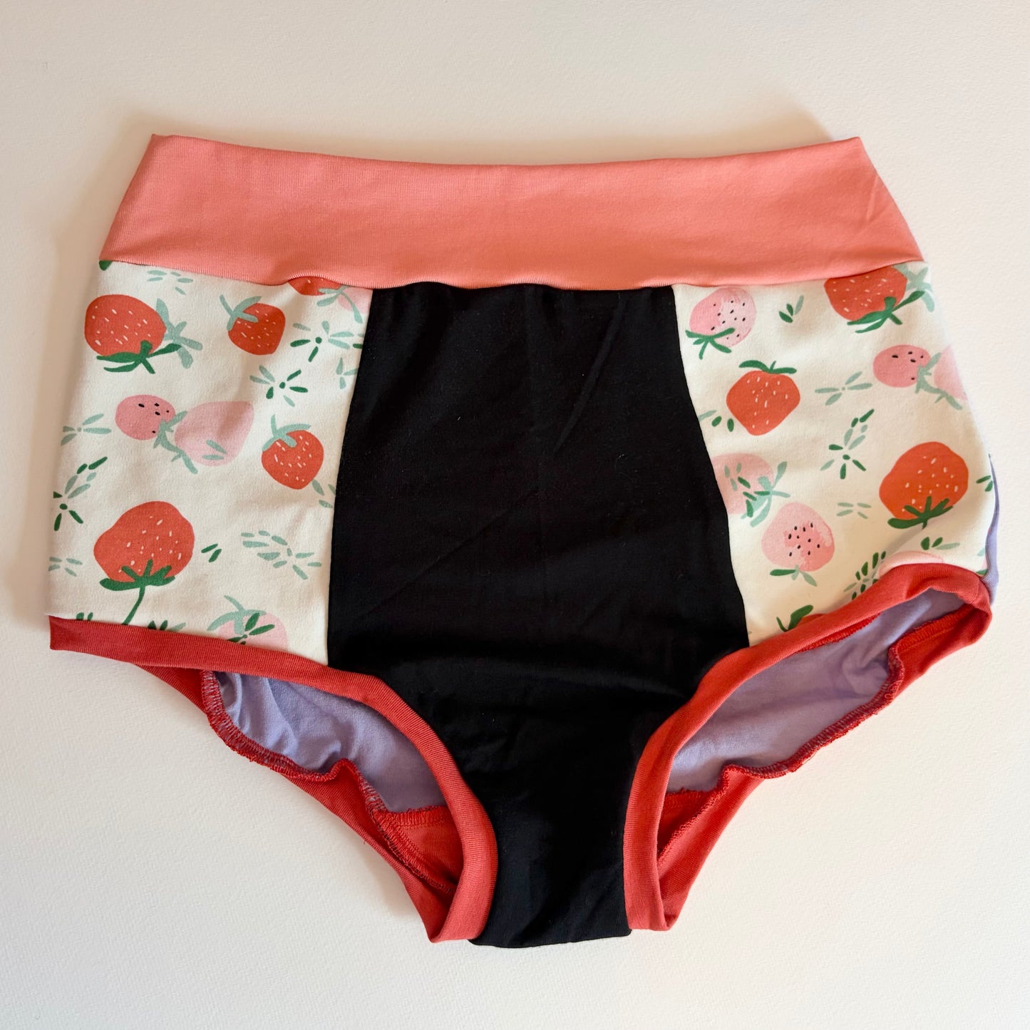 Scrappy L: High Waisted Undies Strawberry