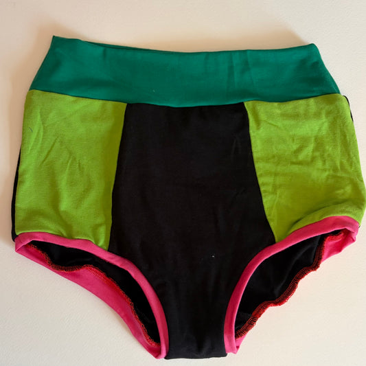 Scrappy M: High Waisted Undies Green/Black